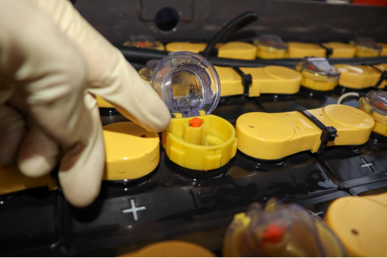 怎樣判斷鉛酸蓄電池缺水狀態(tài)？